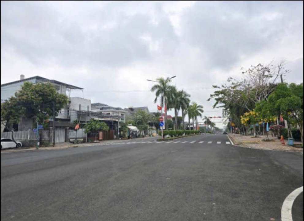 Nhà Mặt Tiền Trương Công Định Lộc Ninh 280m² - Kinh Doanh Đắc Lợi 4 Tỷ