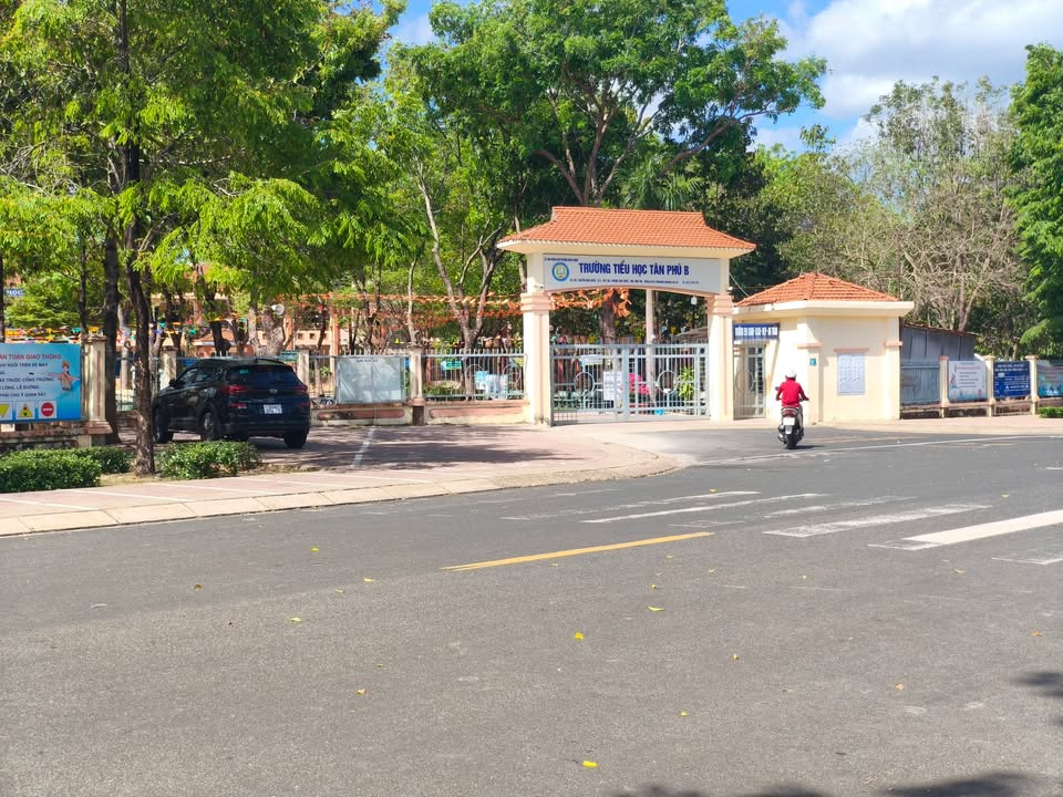 Đất Mặt Tiền Kinh Doanh 122m² Phường Tân Phú, Đồng Xoài - Tặng Nhà Sẵn Sàng