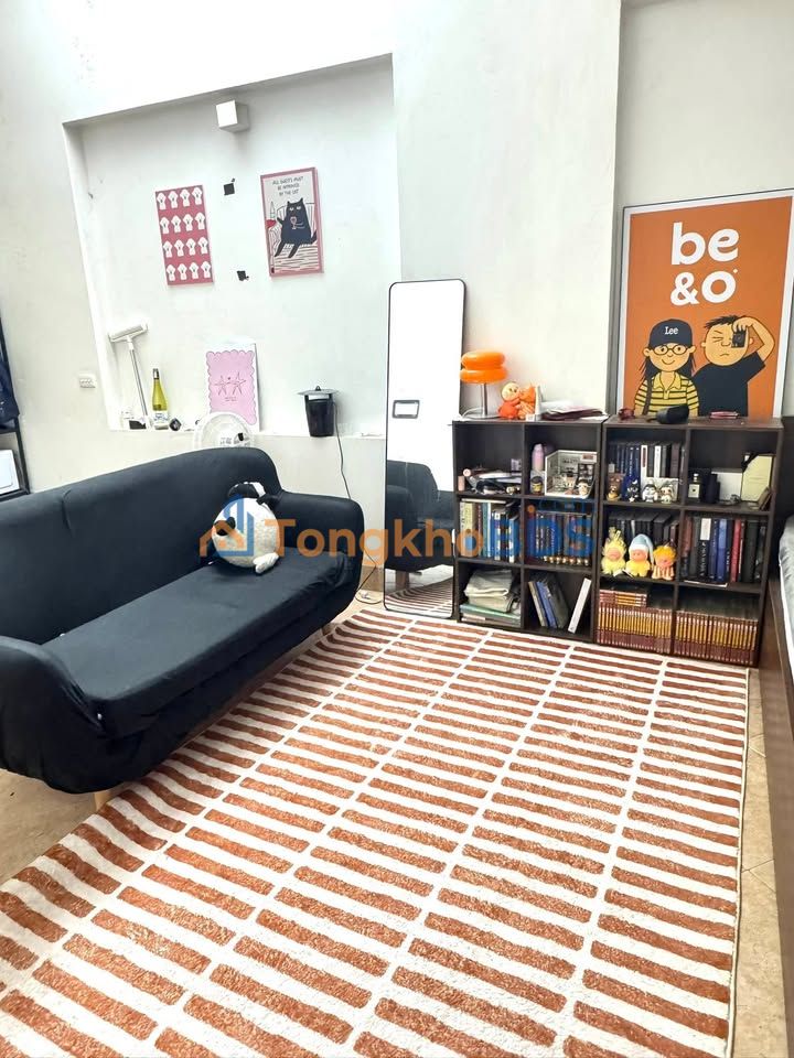 Cho thuê căn hộ 50m² Đội Cấn, Ba Đình - Ban công thoáng, full nội thất