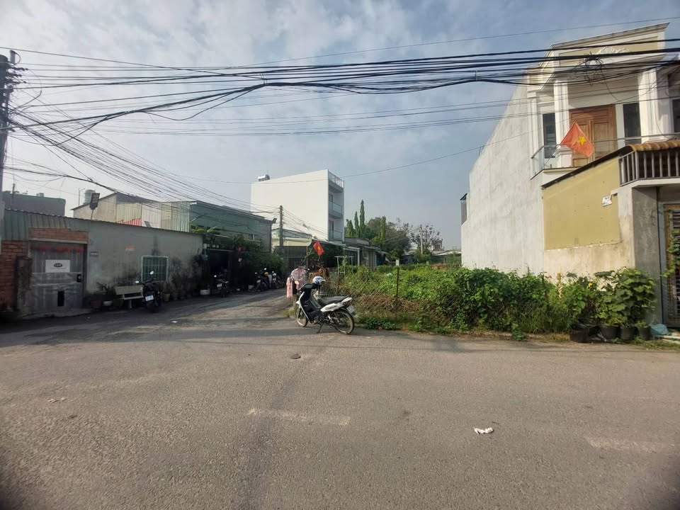 Đất nền Dĩ An - Lô góc 2 mặt tiền 197m² đường Trường Văn Vĩnh, giá 4.5 tỷ