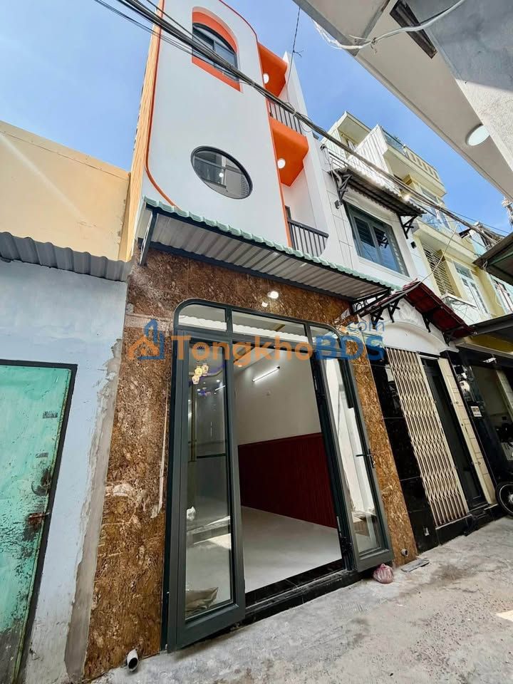 Nhà Trung Tâm Pleiku 40m² 3PN, Sổ Hồng Chính Chủ - 2.95 Tỷ