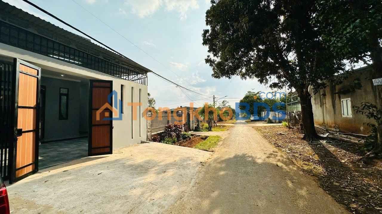 Nhà Mặt Tiền Ỷ Lan, Pleiku - 121m², 3PN, Sân Rộng 2 Ô Tô