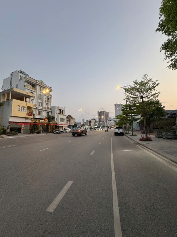 Bán Gấp Đất Vàng Hồng Gai 120m² - 2 Mặt Tiền, Sát Biển Hòn Gai