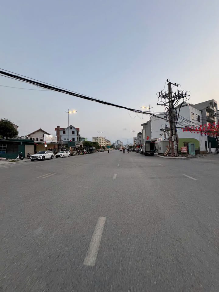 Nhà 3 Tầng Mặt Tiền Núi Hàm, Hạ Long - Kinh Doanh Đắc Lộc 60m²