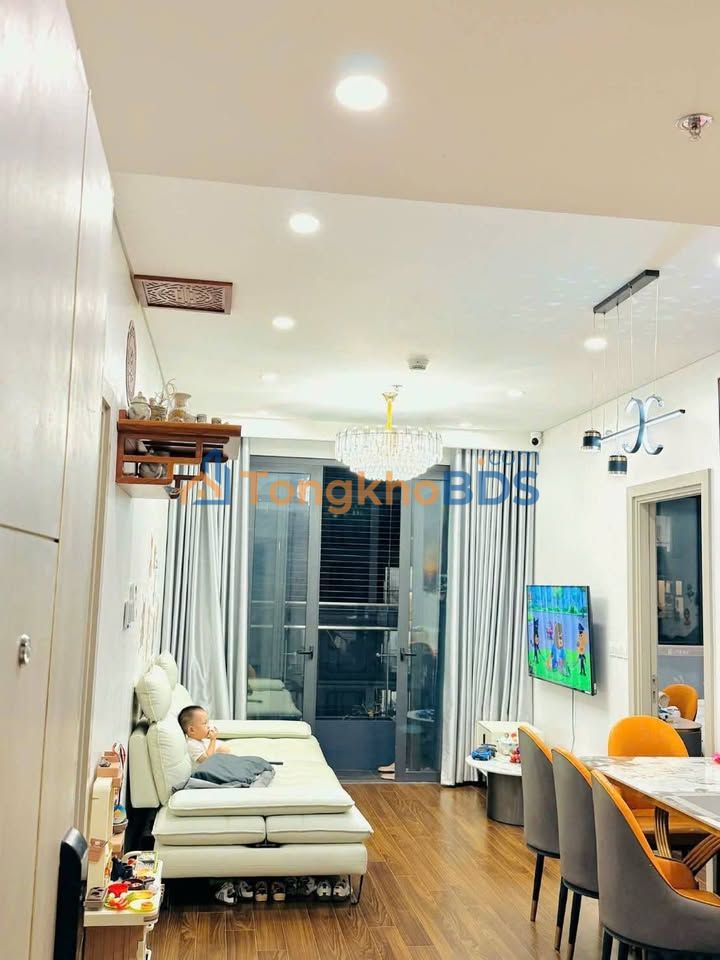 Bán căn hộ 2PN Vinhomes Smart City 61.8m², full nội thất, sổ sẵn