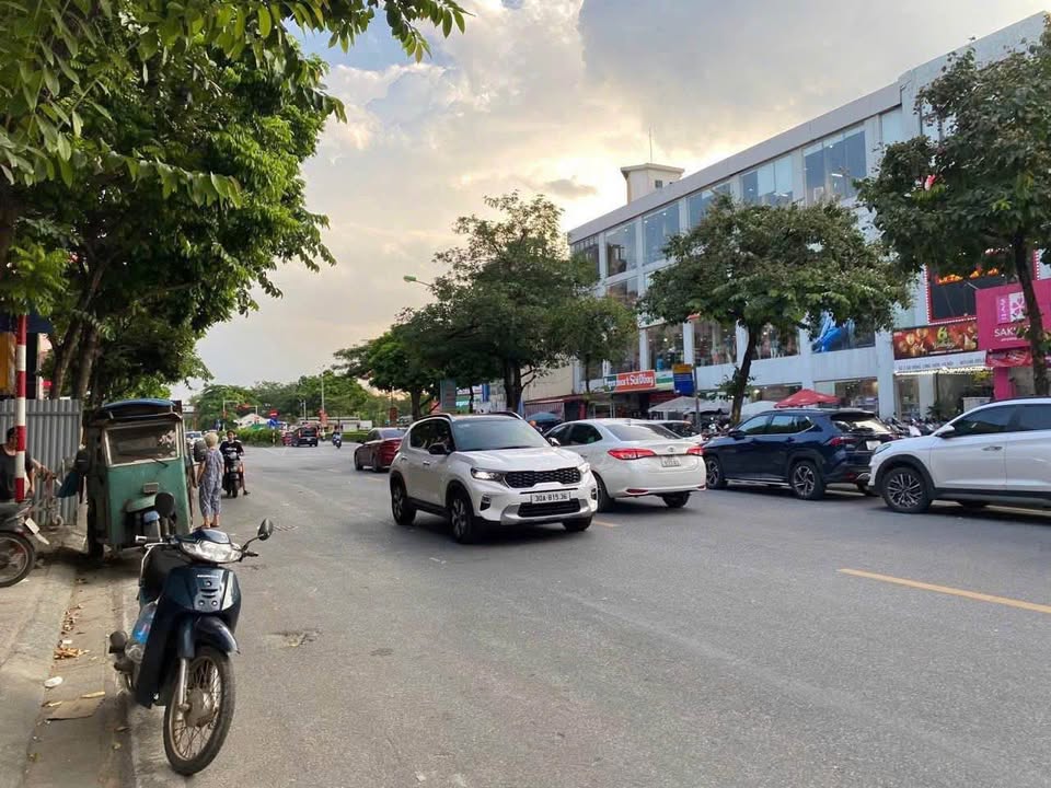 Nhà 56m² 4 Tầng Vũ Xuân Thiều - Gần Hồ Sài Đồng, Full Nội Thất