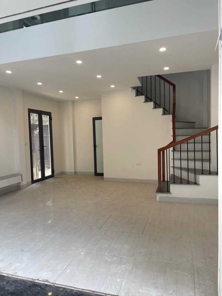 Nhà 33m² 6 Tầng Căn Góc Kinh Doanh Đàm Quang Trung, Long Biên - 8.6 Tỷ