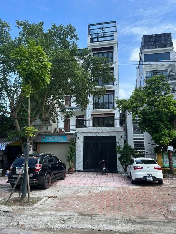 Nhà Mặt Tiền Ngô Gia Tự, Gia Lâm - 80m², Vỉa Hè 10m, Giá Thỏa Thuận