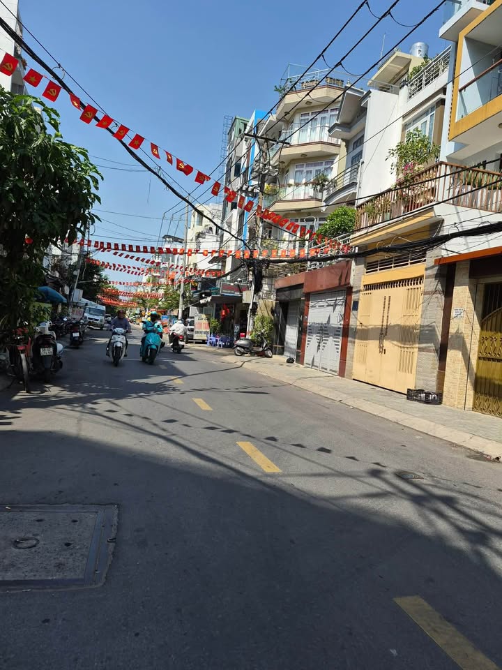 Nhà 5 Tầng Nguyễn Văn Công, Gò Vấp - 7.8 Tỷ, Sổ Hồng Riêng