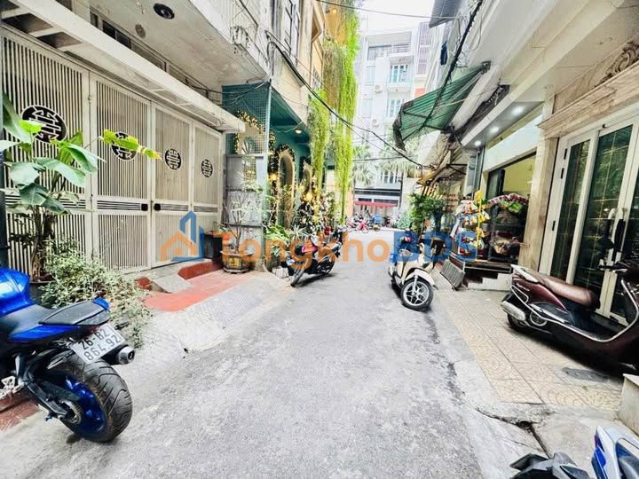 Nhà Phân Lô Nguyễn Chí Thanh 36m² 7 Tầng - Kinh Doanh Dòng Tiền 450 Triệu/Năm