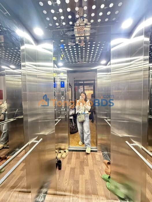 Nhà Thang Máy Nguyễn Chí Thanh 35m² - Kinh Doanh & Ở Tốt - 14.5 Tỷ