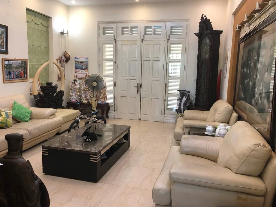 Bán Villa Ciputra 324m² - Hướng Tây Nam, View Công Viên - 178.2 Tỷ