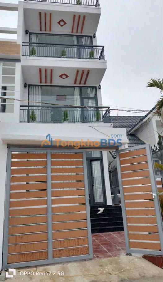 Nhà 85m² Đà Lạt 4.5 Tỷ - 4 PN, Sân Thượng View Thoáng Đẹp