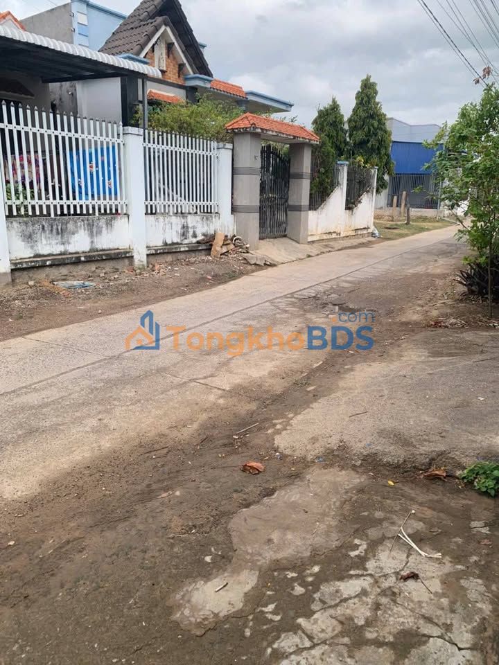 Bán Nhà Cấp 4 Hàm Thuận Bắc 214m² Thổ Cư - Giá 1.7 Tỷ