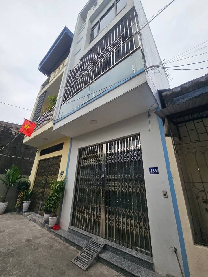 Nhà 3 Tầng 46.3m² Ngõ 75 Nguyễn Khuyến, Nam Định - Ô tô đỗ cửa