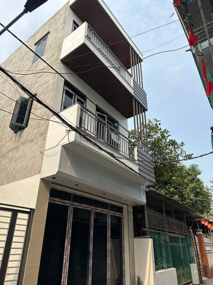 Bán Gấp Nhà 3 Tầng Mới Xây Ngõ Trần Huy Liệu, Nam Định - Oto Đỗ Cửa