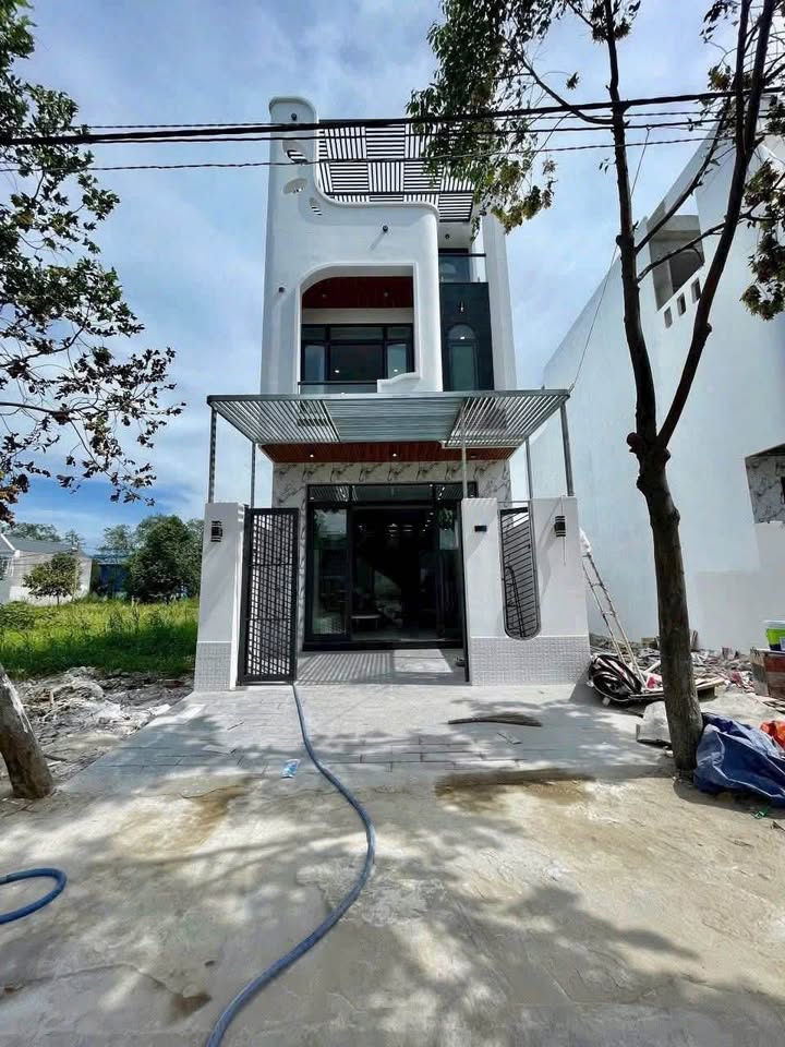 Nhà 80m² Bình Chánh - Sổ Hồng Riêng, Giá 900 Triệu - Vay 70%
