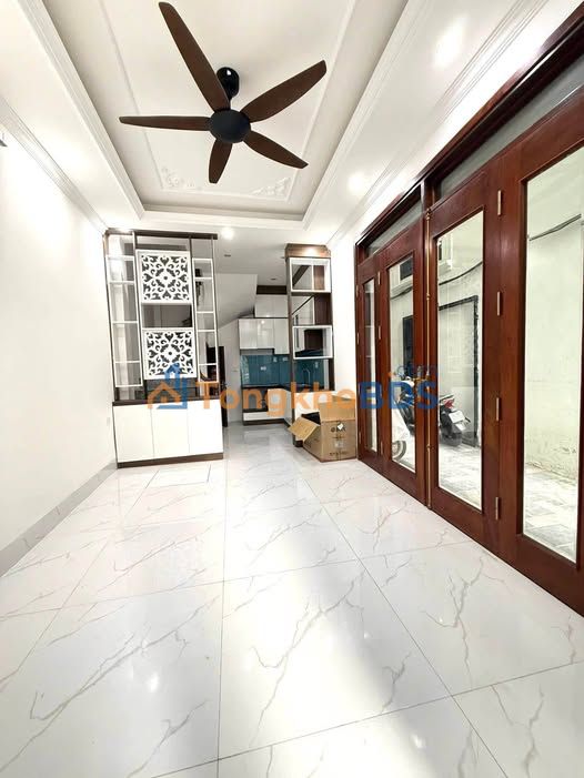 Nhà riêng Nguyễn Văn Cừ 30m² 6.x tỷ - Ô tô vào tận nhà