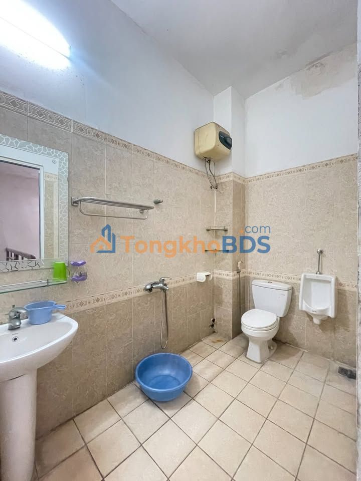 Cho thuê nhà 4 tầng mặt tiền Phạm Văn Nghị, Hải Châu, Đà Nẵng - 30 Triệu/tháng