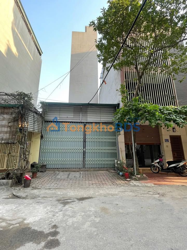 Bán Gấp Đất Trung Tâm Sơn Tây 50m², Mặt Tiền 5m, Sổ Đỏ Sẵn Sàng