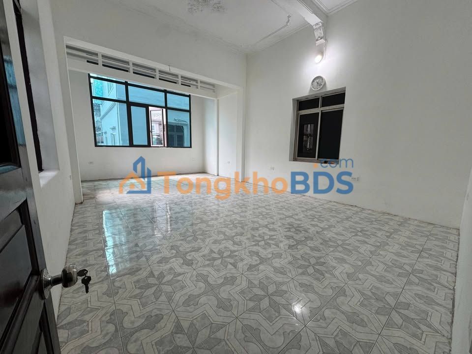 Cho thuê nhà Bằng Liệt, Thanh Trì - 160m², 2.5 tầng, ô tô đỗ cửa