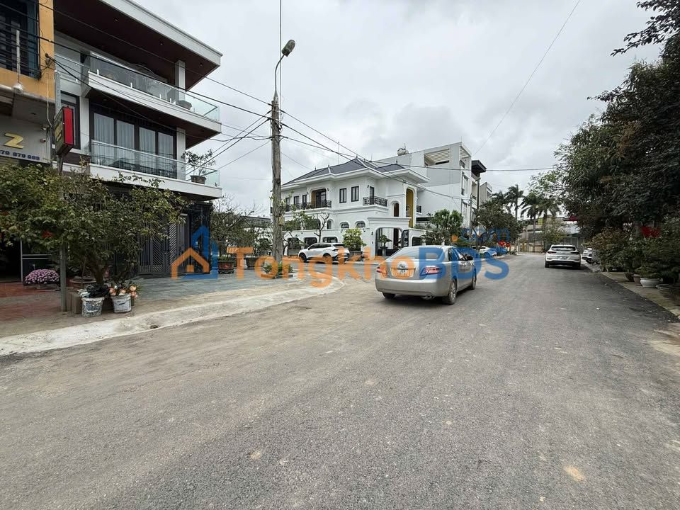 Đất nền Quảng Hưng, Thanh Hóa 100m² - Sổ đỏ chính chủ, giá 3 tỷ