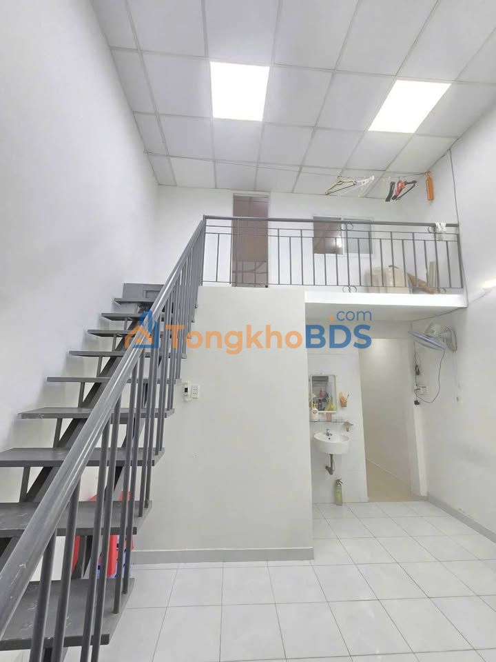 Nhà 4.1m x 16m, Sát Sân Bay Tân Sơn Nhất - Giá 8.2 Tỷ