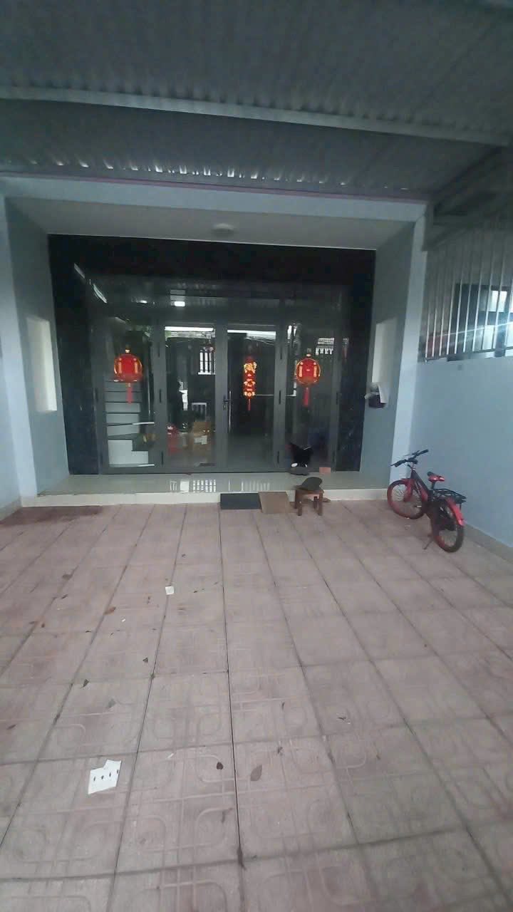 Nhà Cho Thuê Vĩnh Cửu - 2PN, Sân Ô Tô, Đất Trồng Rau - 5 Triệu/Tháng