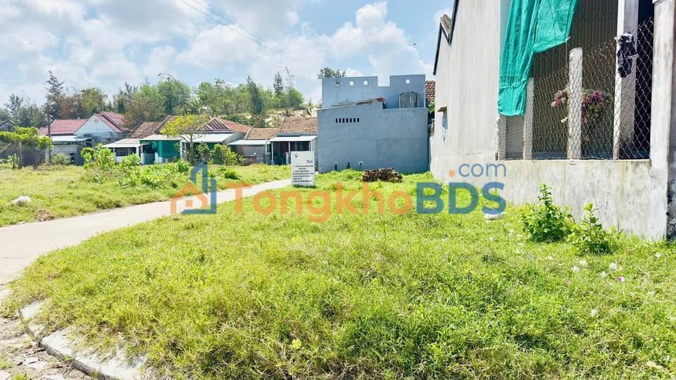 Đất Nền Lô Góc Hoa Vàng Trên Cỏ Xanh - 110m² - Gần Biển Bãi Xếp