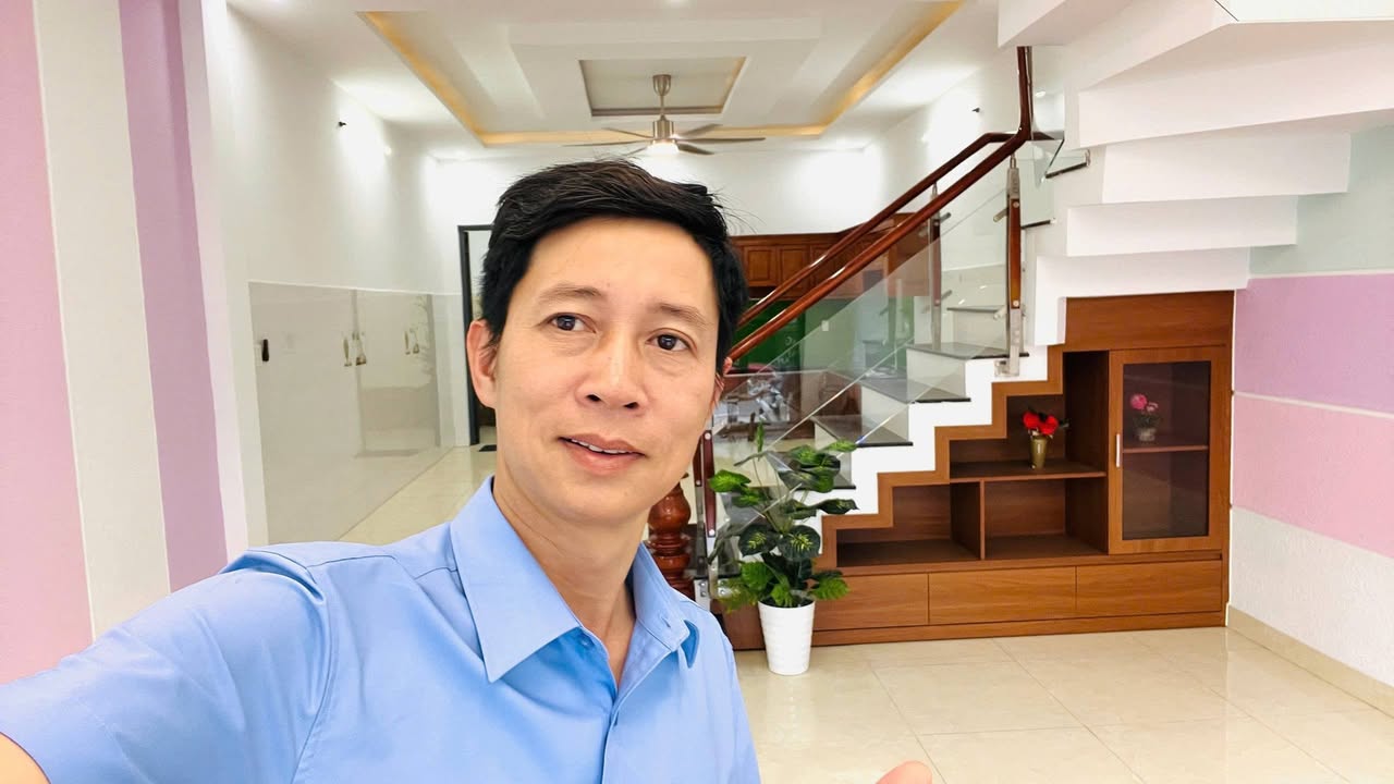 Nhà Mặt Tiền Thủ Đức 93m² Giá 5.5 Tỷ - Kinh Doanh Đắc Lợi, Sẵn Sàng Về Ở