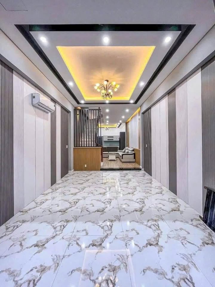 Nhà Sổ Hồng 3 Tầng Ngay TTHC Tân Uyên, Bình Dương - Giá 2.15 Tỷ