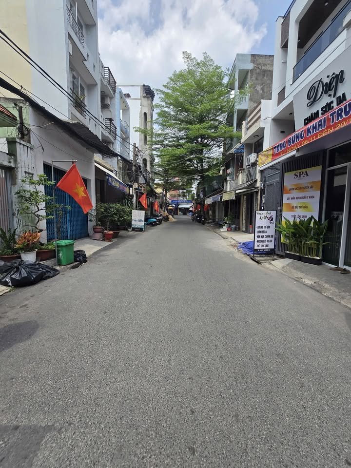 Nhà Mặt Tiền Hẻm 8m Phạm Văn Bạch, Gò Vấp - 9.8 Tỷ, Sổ Hồng Vuông