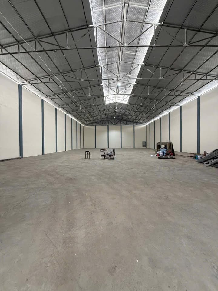 Cho Thuê Kho Xưởng 1.100m² Đường Xe Công - Ninh Bình Giá 100 Triệu