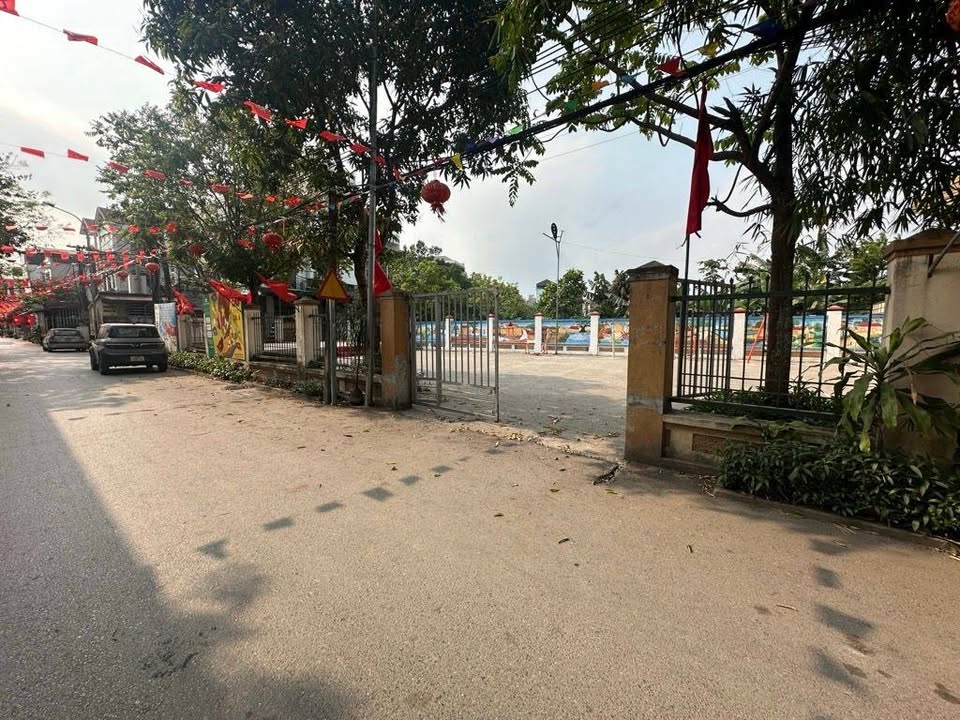 Nhà 3 Tầng 45m² Tặng Kèm Sổ Đỏ - Giá Đầu Tư 3.4 Tỷ Gần Ngã Tư Sơn Đồng