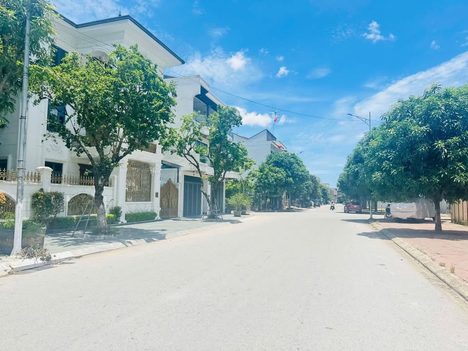 Bán đất mặt tiền đường Nam Lê Lợi, TP Vinh 88m² - Kinh doanh sầm uất