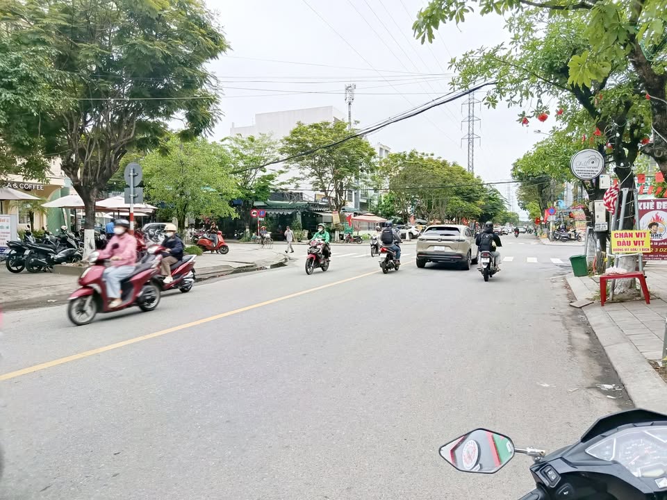 Nhà Mặt Tiền Lê Thanh Nghị, Hải Châu - 145m² Kinh Doanh Sầm Uất