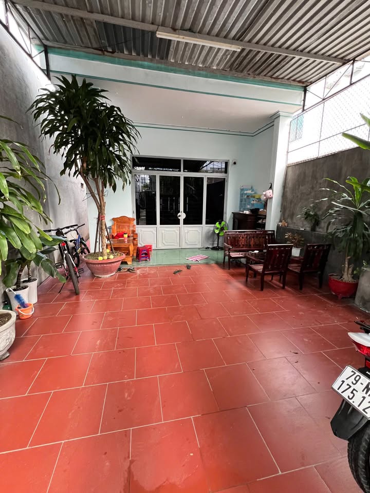 Bán đất tặng nhà hẻm Nguyễn Chíck, Nha Trang - 191.5m², 6 tỷ