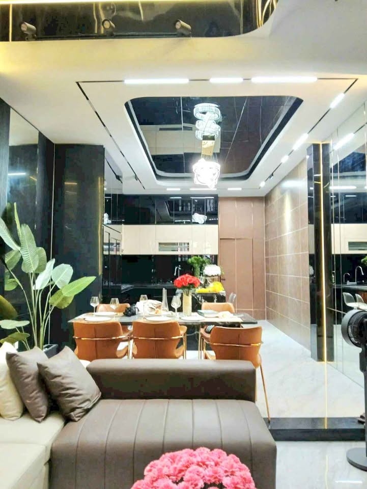 Nhà Phố 5 Tầng Mặt Tiền 12M Q6 - 100m² - Kinh Doanh Đa Ngành - 13 Tỷ