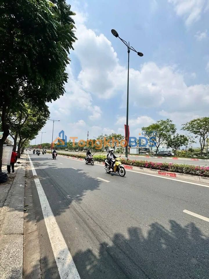 Nhà Mặt Tiền Phạm Văn Đồng 72m² - Kinh Doanh Đa Ngành 8.8 Tỷ