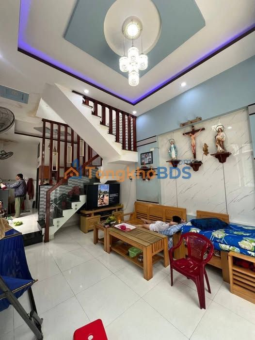 Nhà 2 Tầng 44m² Hẻm Tháp Đôi Quy Nhơn - Sổ Đỏ Vuông Vắn, Giá Chỉ 2.x Tỷ
