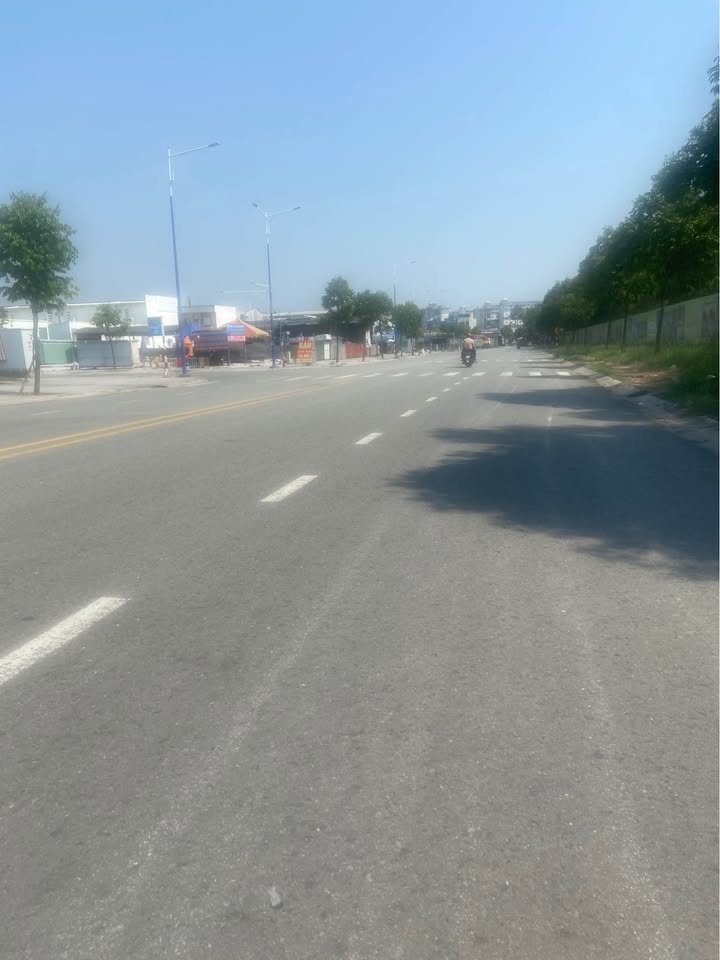 Đất nền kinh doanh 150m² mặt tiền nhựa Hoà Phú, Bình Dương - Giá 2.8 tỷ