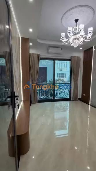 Bán Nhà 6 Tầng Thang Máy Cổ Nhuế, 52m² - Full Nội Thất Cao Cấp