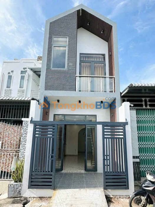 Nhà Trệt Lầu Mới 100% Hẻm Ô Tô Nguyễn Văn Linh, Sóc Trăng - 2.05 Tỷ