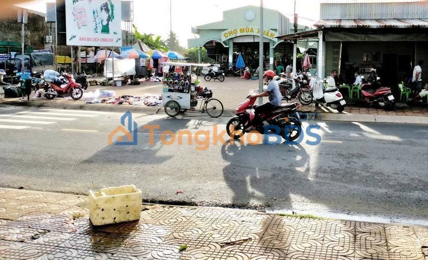 Nhà Mặt Tiền Chợ Mùa Xuân, Sóc Trăng - 2.8 Tỷ, 77m²