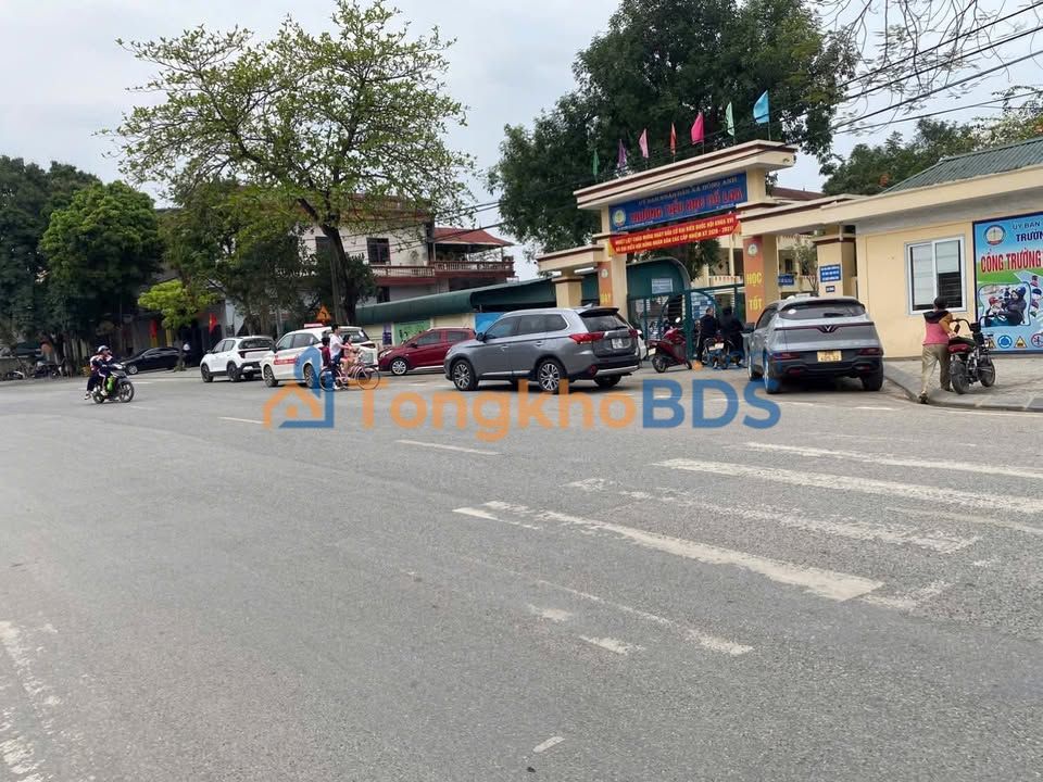 Nhà Mặt Phố Cổ Loa 64m² 3 Tầng - Kinh Doanh Đỉnh Cao, Lô Góc Sáng