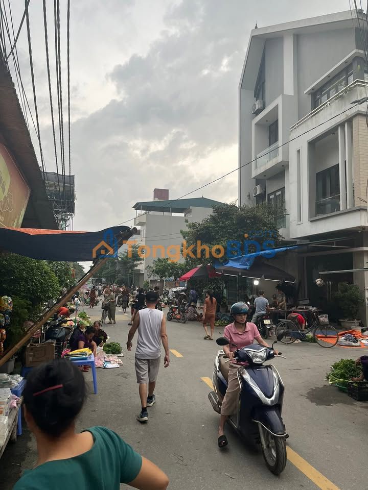 Nhà 58m² Cổ Nhuế 1, Bắc Từ Liêm - Ngõ Thông, Gần Chợ, Ô Tô 15m