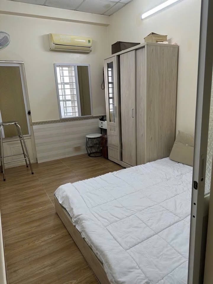 Nhà Nguyên Căn Full Nội Thất Huỳnh Tấn Phát, Q7 - 7.5 Triệu/Tháng