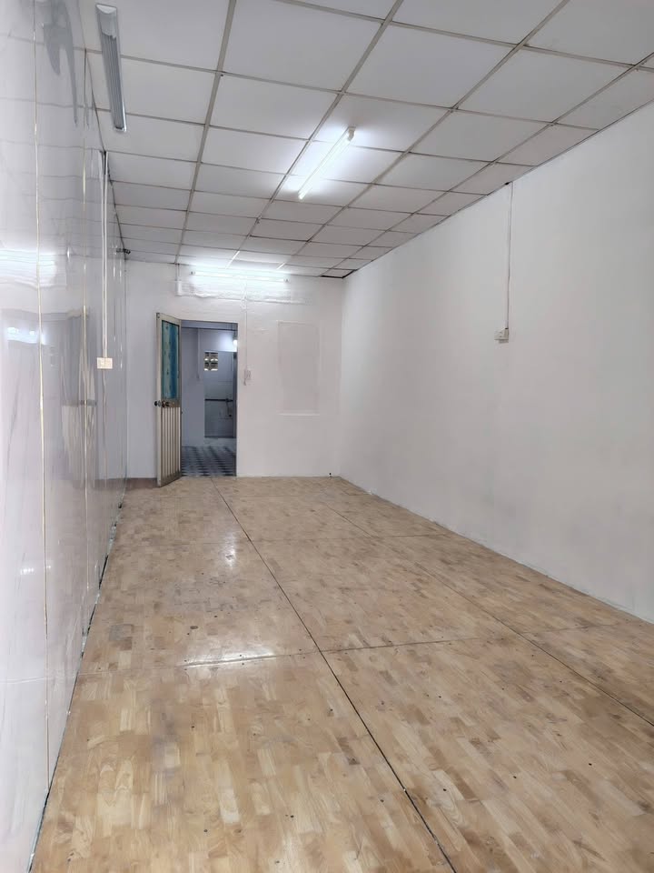 Nhà Nguyên Căn Hẻm 1 Sẹc CMT8 Tân Bình 2PN - Giá 8.5 Triệu