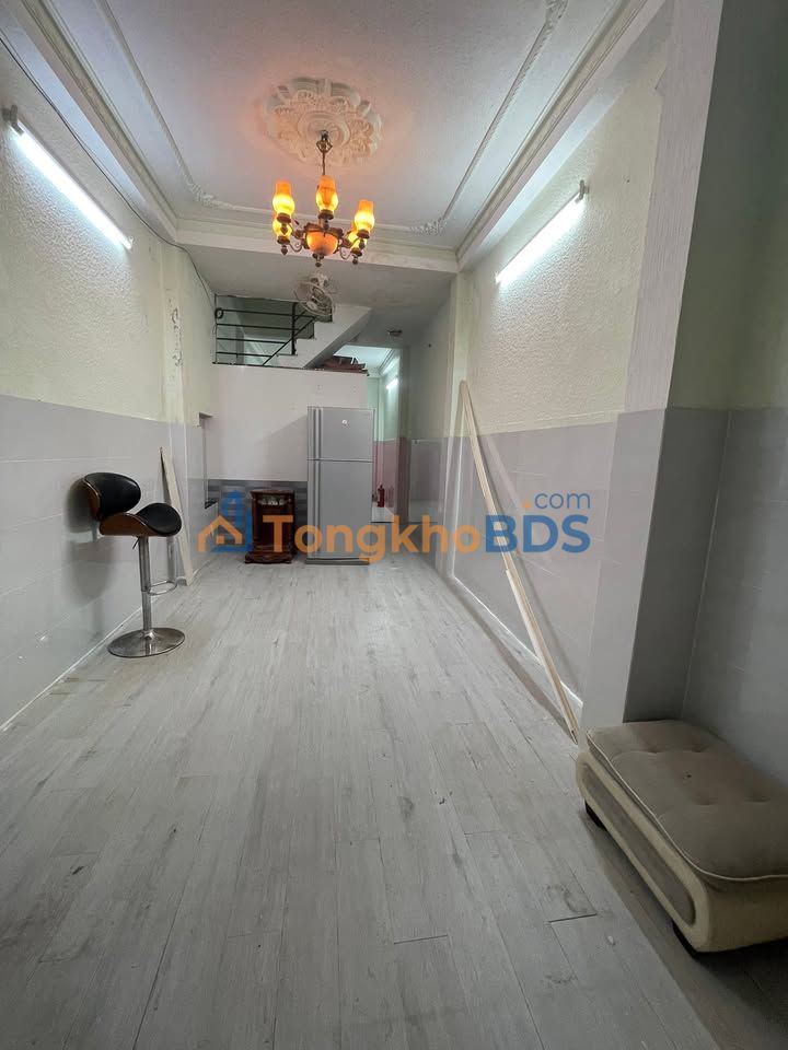 Nhà Nguyên Căn 2 Lầu P.11 Tân Bình - 3PN, 3WC, 38m² - Giá 10.5 Triệu