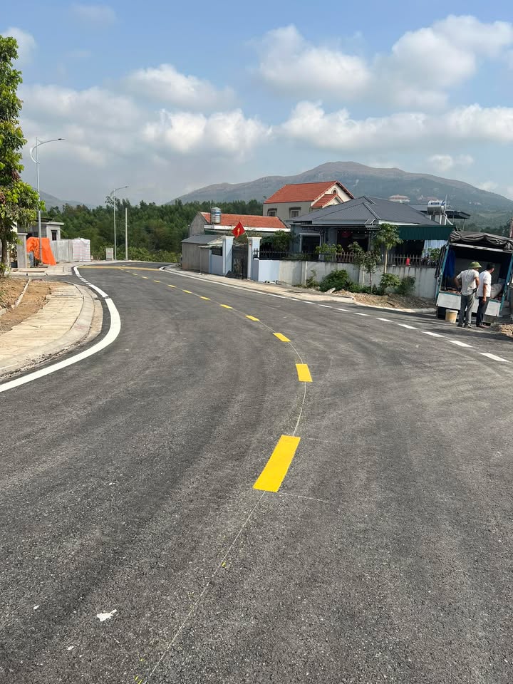 Đất nền Hạ Long 93m² - Sổ đỏ chính chủ, ngay cạnh trường Trần Hưng Đạo cũ